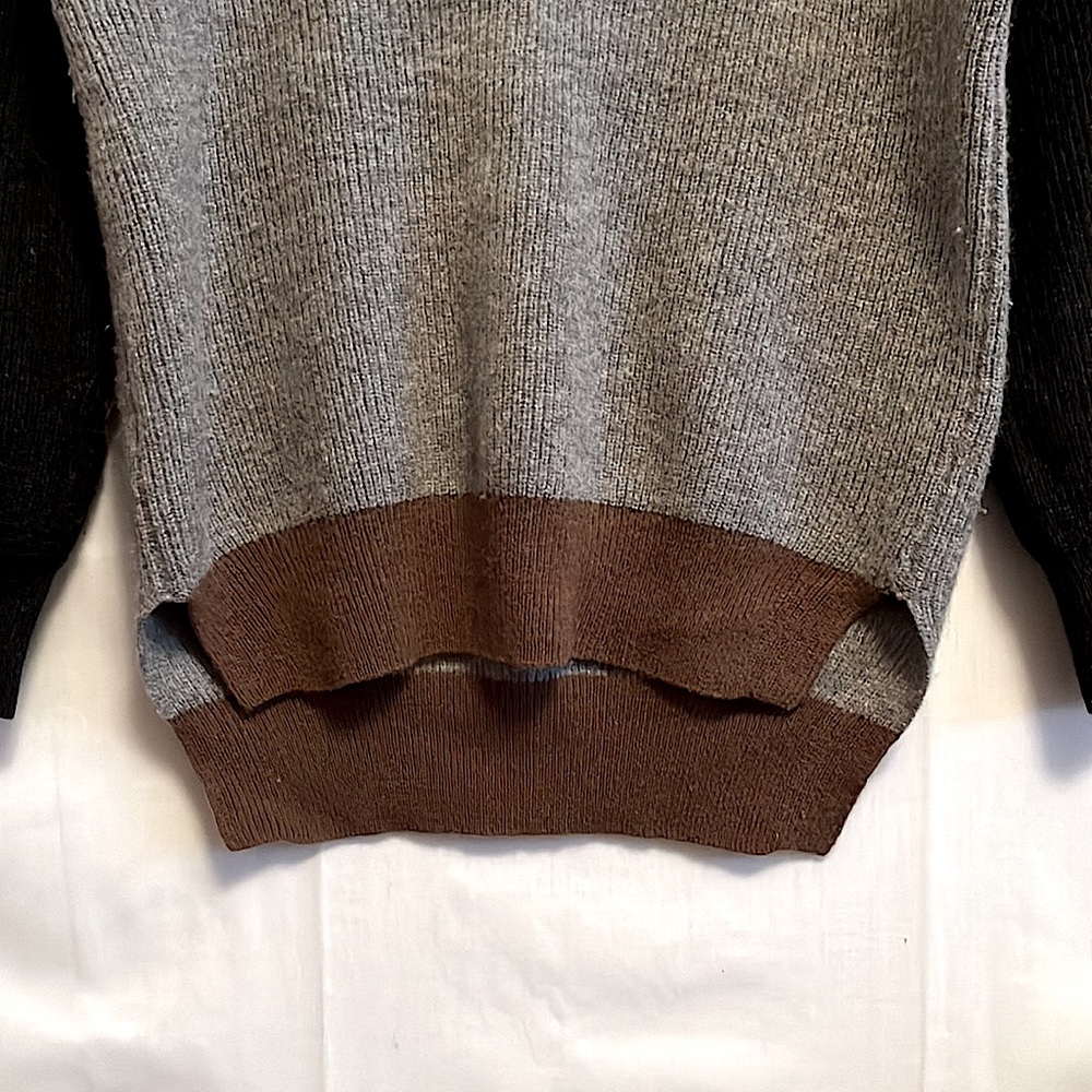 ARITZIA Wilfred V-Neck Merino Cashmere Sweater // Size L - Picture 4 of 7